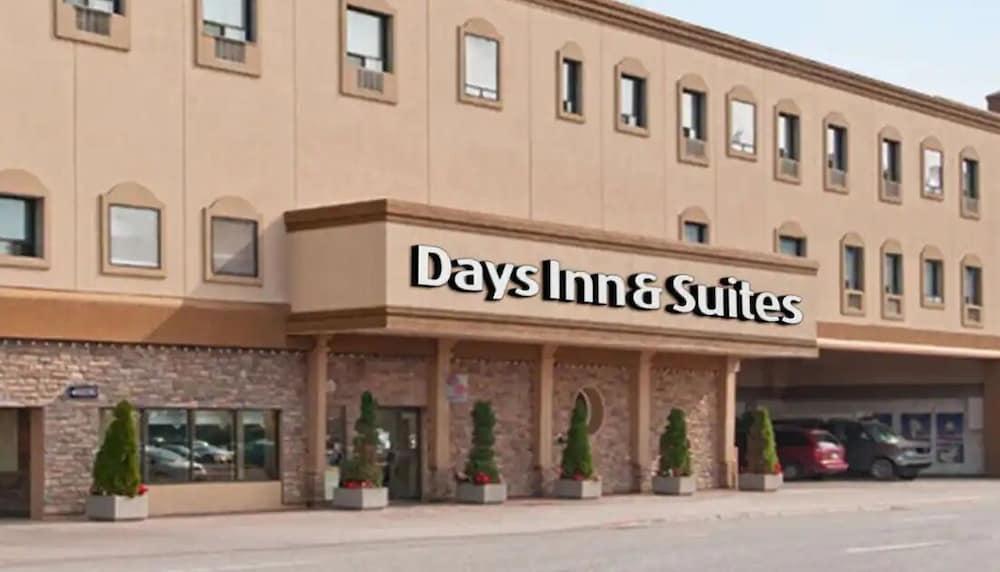 Days Inn & Suites By Wyndham Sault Ste. Marie On Exteriér fotografie
