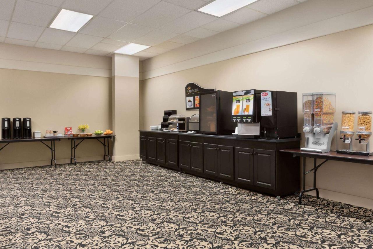 Days Inn & Suites By Wyndham Sault Ste. Marie On Exteriér fotografie