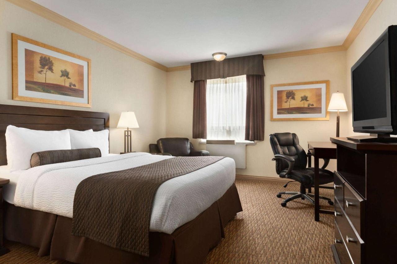 Days Inn & Suites By Wyndham Sault Ste. Marie On Exteriér fotografie