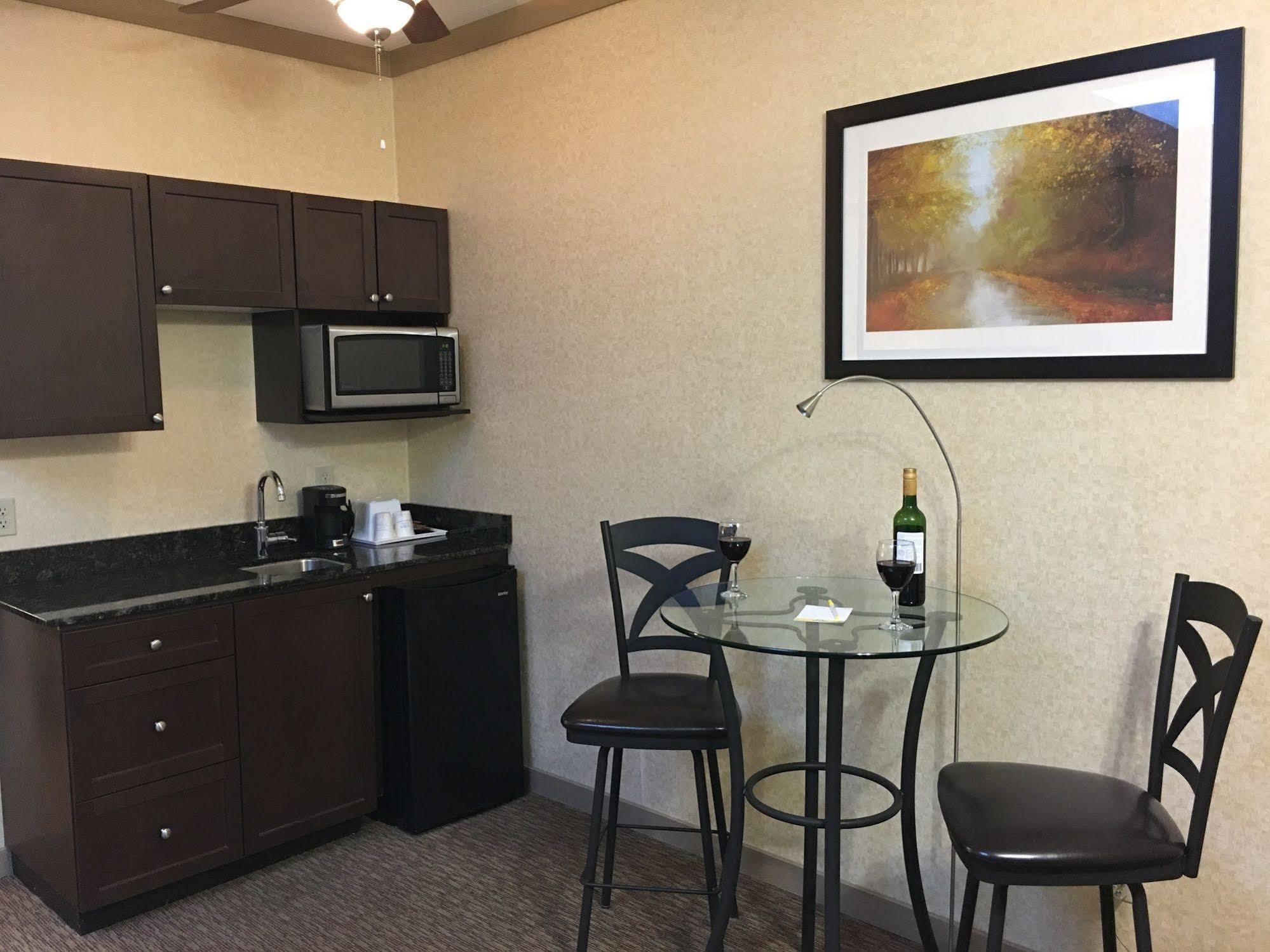 Days Inn & Suites By Wyndham Sault Ste. Marie On Exteriér fotografie