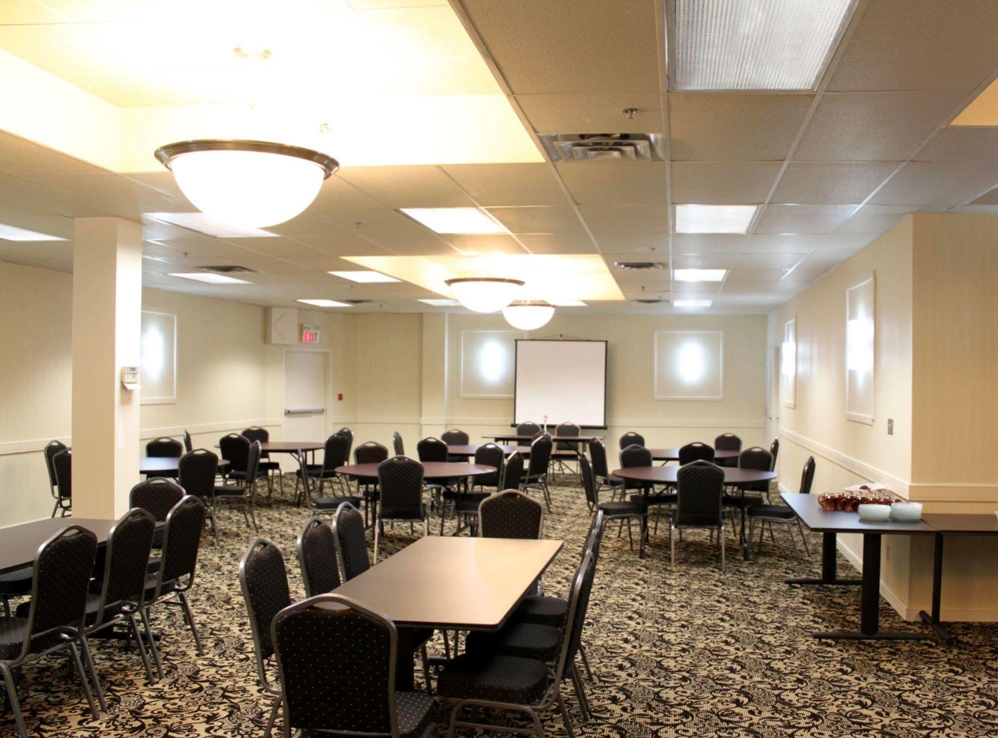 Days Inn & Suites By Wyndham Sault Ste. Marie On Obchodní fotografie