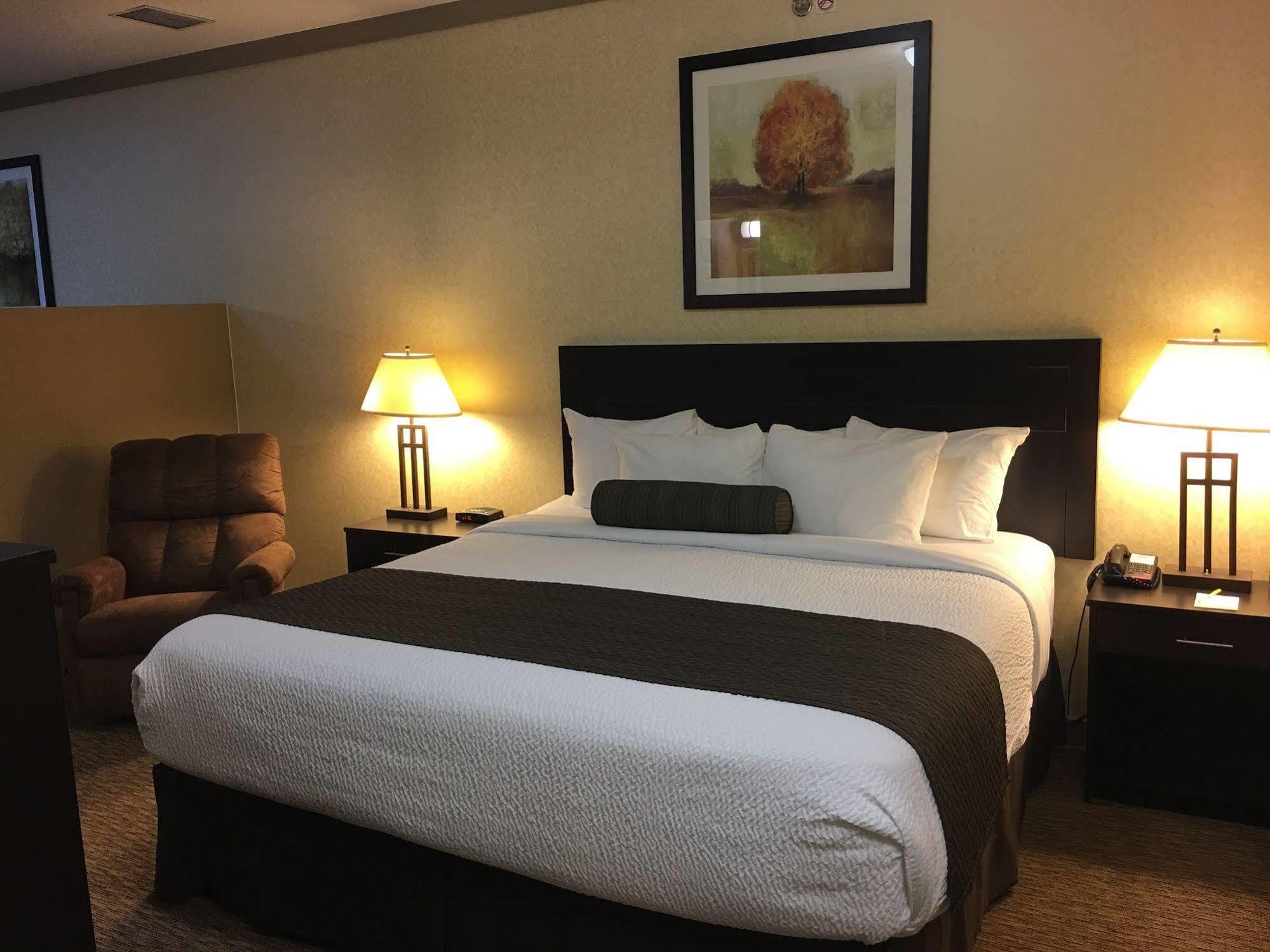 Days Inn & Suites By Wyndham Sault Ste. Marie On Exteriér fotografie